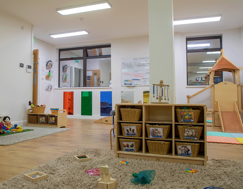 Muswell Hill Day Nursery and Preschool - climbing 